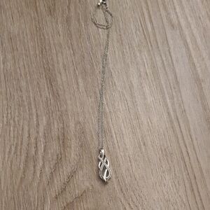 Elegant Silver Pendant Necklace